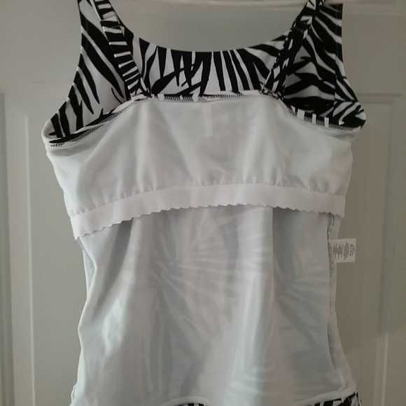 LANDS' END BATHING SUIT TOP - Picture 4 of 4